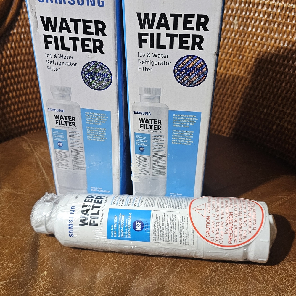 Samsung Blue and White Refrigerator Water Filter